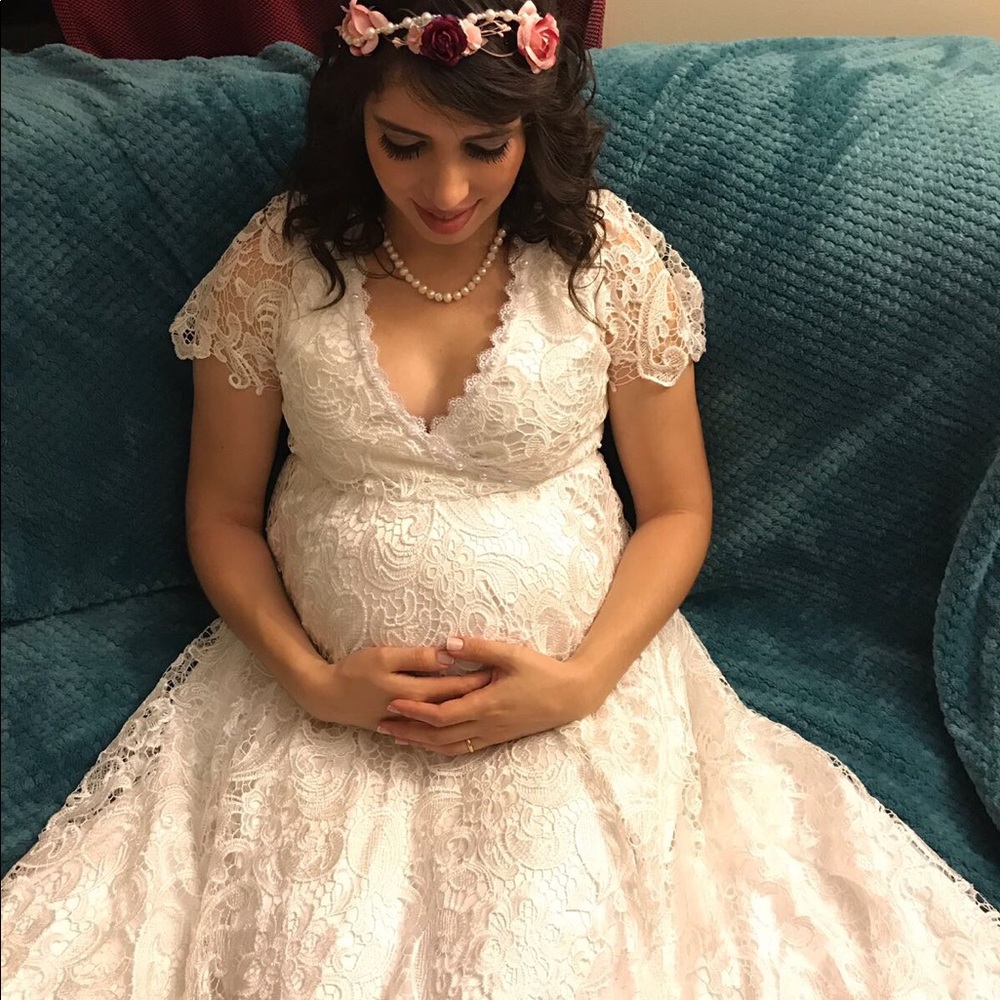 Maternity white lace dress - No offers